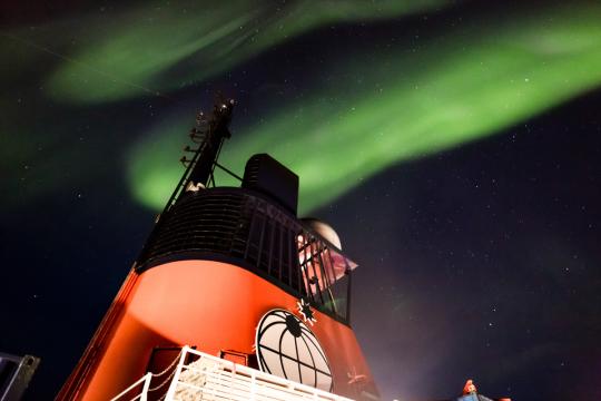 Northern lights over Polarstern icebreaker, by Stefan Hendricks, Alfred Wegener Institute