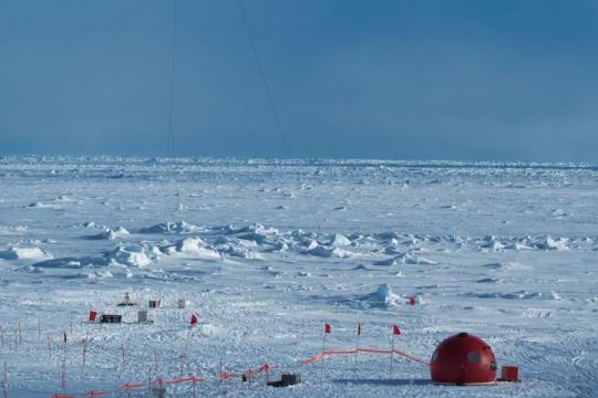 Measurements on the ground and in the air above the floe during the expedition PS 106.1 within the framework of the Collaborative Research Centre 'Arctic Climate Change' (AC)3