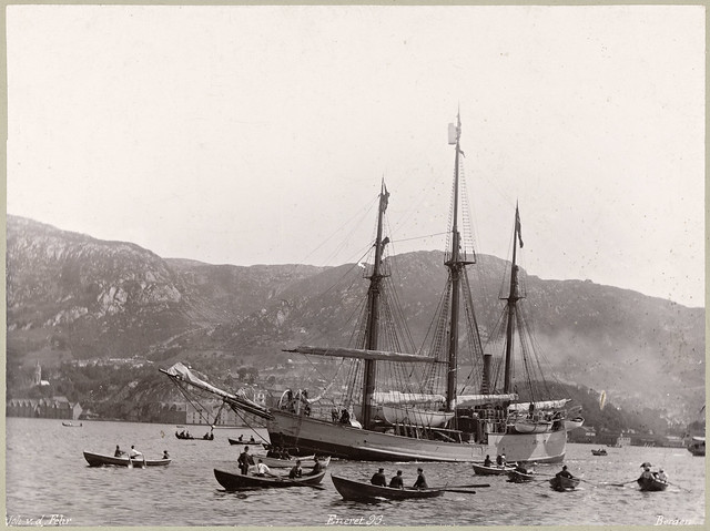 Fram leaving Bergen, 1893
