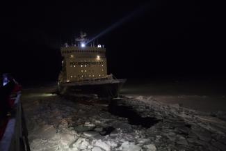 The Russian supply icebreaker Kapitan Dranitsyn left the MOSAiC ice floe on December 18. Photo: Alfred-Wegener-Institut/Folke Mehrtens dark ship on ice