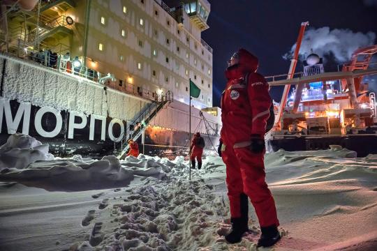 The Polarstern, right, and the Russian icebreaker Kapitan Dranitsyn during a transfer of supplies and personnel in December.