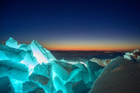 Lights returns to the Arctic as ice break ups become more common. Credit: Ivo Beck